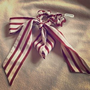 Hair Scrunchie w/ Bow